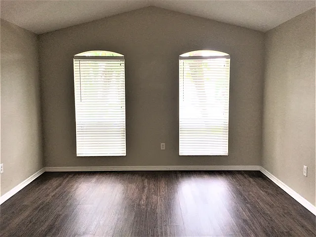 30719 Tremont Dr — Photo 7