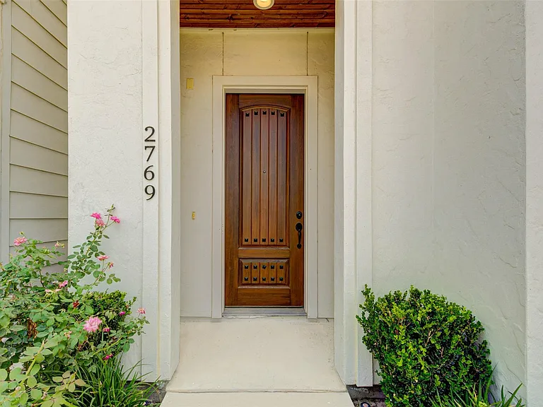 2769 Freund St — Photo 3