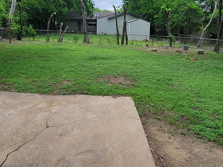 427 Darlene Ln — Photo 12