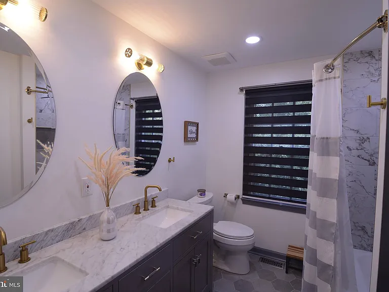 4904 Forest Creek Ct — Photo 34