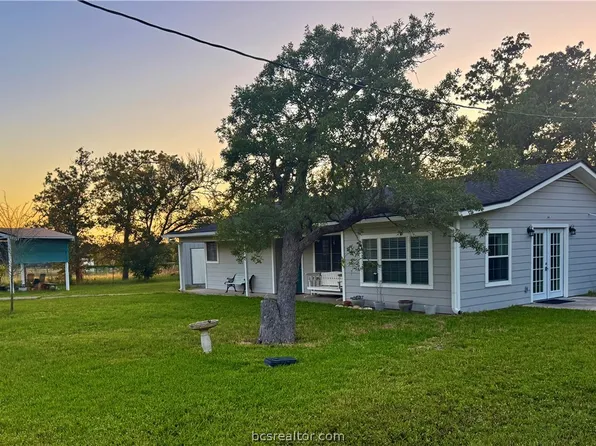 401 Chinaberry Ln, Somerville, TX 77879