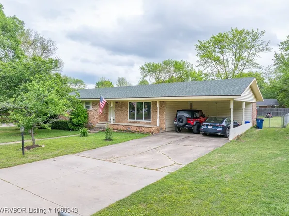 935 S 66th St, Fort Smith, AR 72903