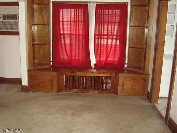 3rd image of 9604 Dorothy Ave