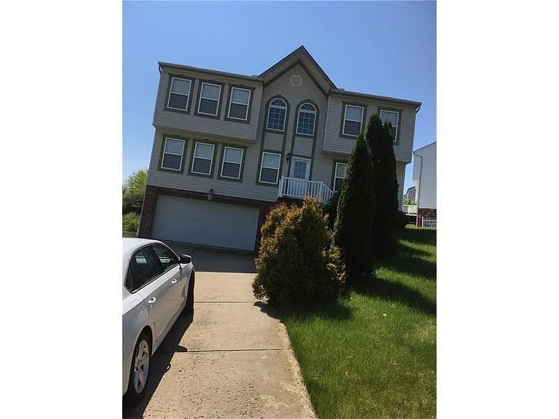 1205 Sandstone Ct E photo 1