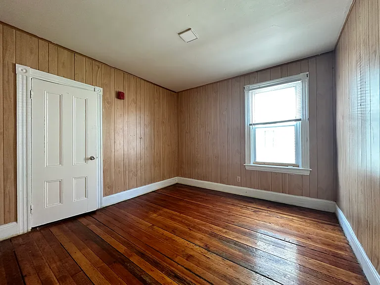 166 Wood St #B — Photo 6