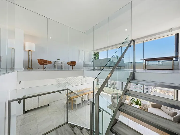 1 Taft St #Penthouse C — Photo 15