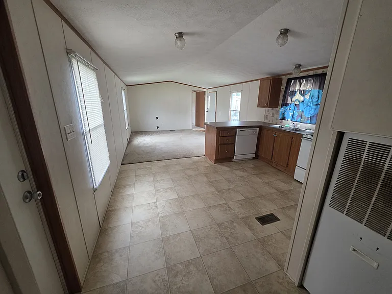 7322 Hurst Ln — Photo 9