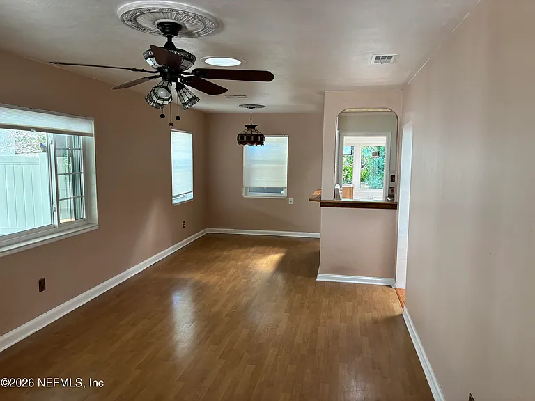 1343 Rensselaer Ave — Photo 29