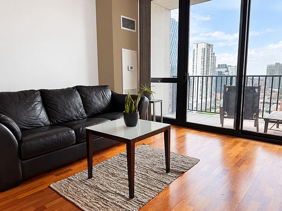 3rd image of 210 S Desplaines St APT 2203
