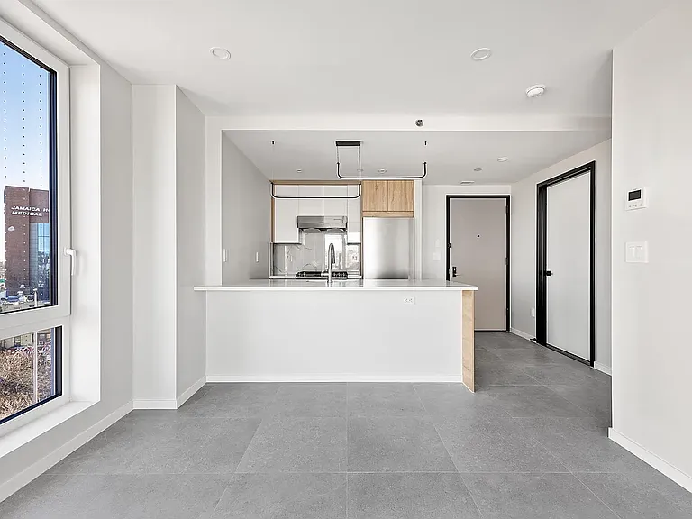 13277 Metropolitan Ave #5B — Photo 3