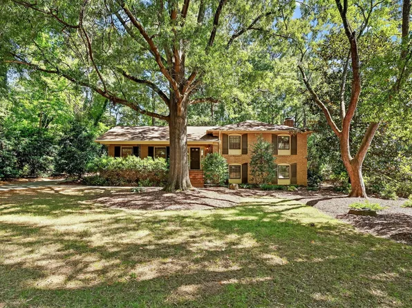 703 Emory Dr, Chapel Hill, NC 27517