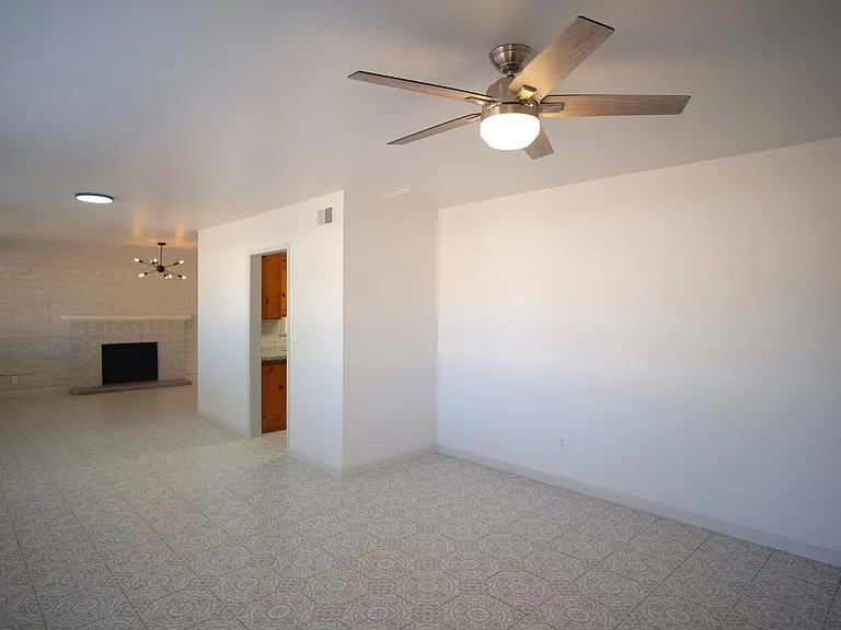 2743 N Park Ave — Photo 5