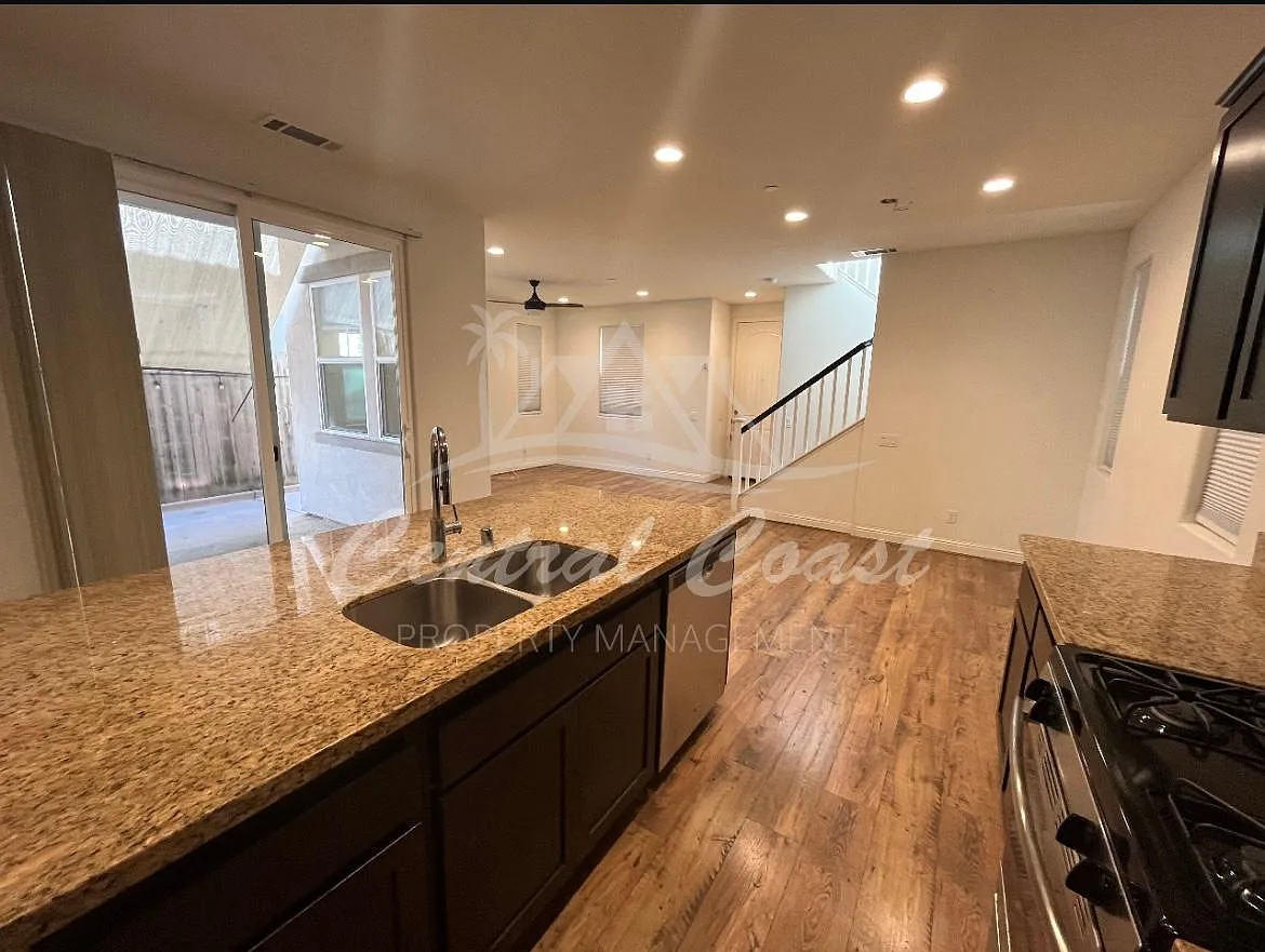 Sterling Pl, Santa Maria — Photo 4