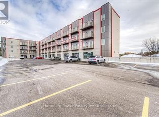 301 Westmount Rd W #219, Kitchener, ON N2M 0C4