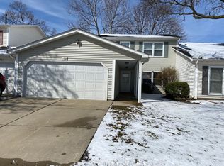 1938 Wildwood Cir, Glendale Heights, IL