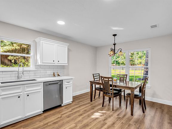 5th image of 5945 Sinclair Dr