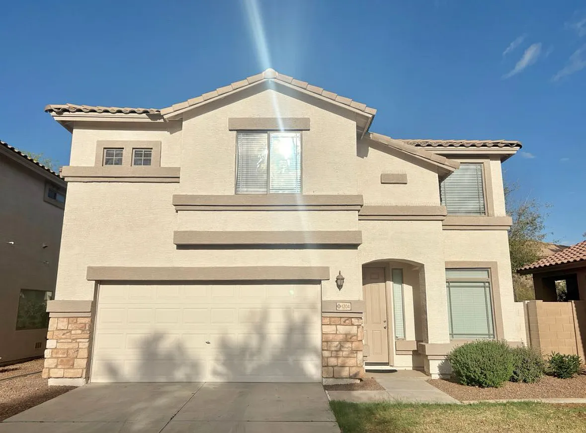 4 bed, 2.5 bath, 1757 sqft, $2,950 — Photo 1