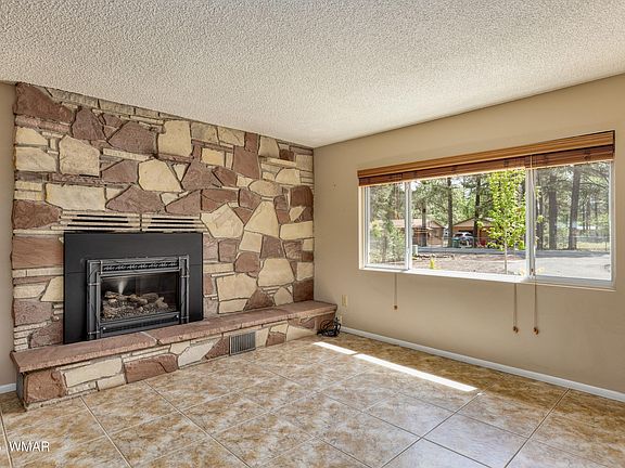 4th image of 1064 N Moonridge Dr