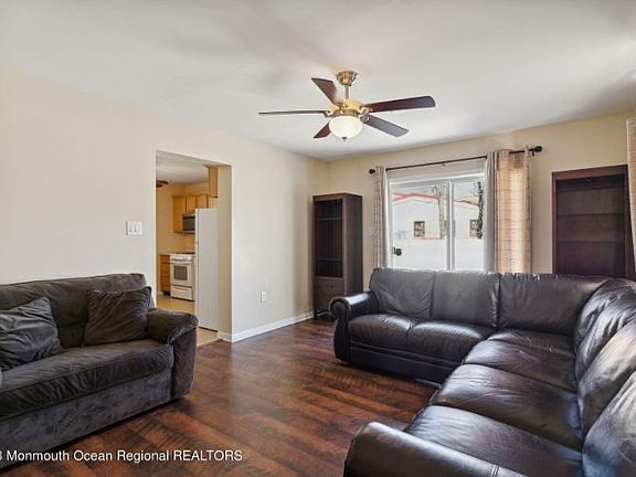 4th image of 1821 Summerfield Ave