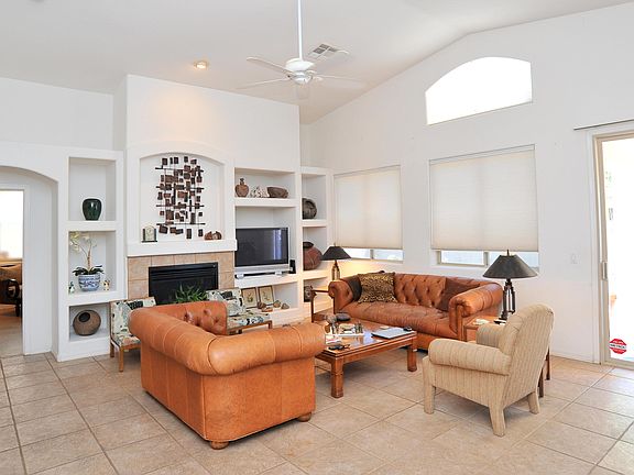 3rd image of 329 W Sacaton Canyon Dr