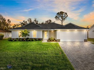 471 Londrina Dr, Punta Gorda, FL 33983