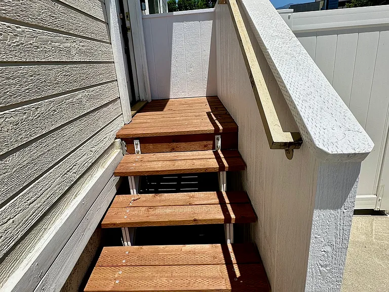 417 Genoa St — Photo 12