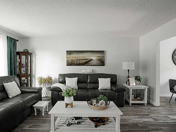 4th image of 114 NE Hilltop Cres
