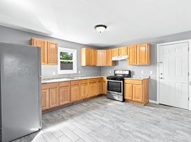 165 Central Pl, 3