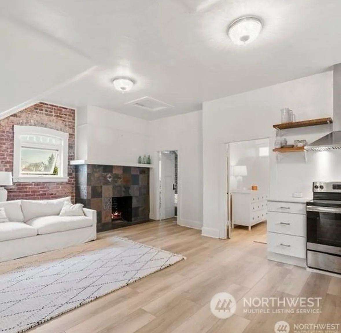 2 bed, 1000 sqft, $2,495 — Photo 4