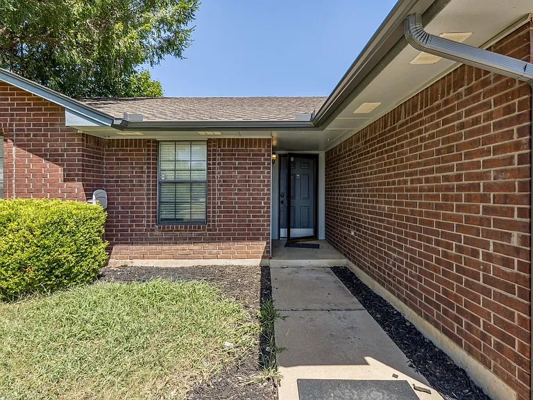 2101 Harbor Dr — Photo 5