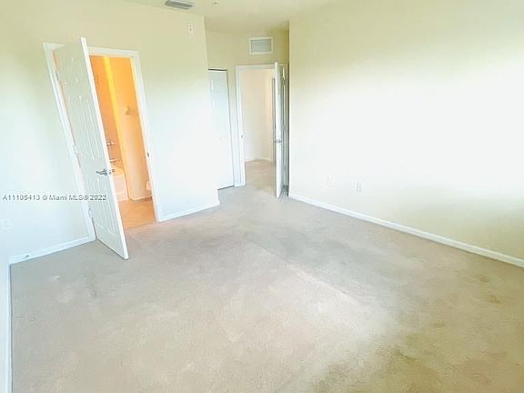 5th image of 11601 NW 89th St APT 211