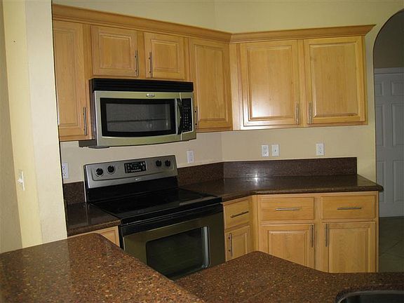 2nd image of 890 Pipers Cay Dr
