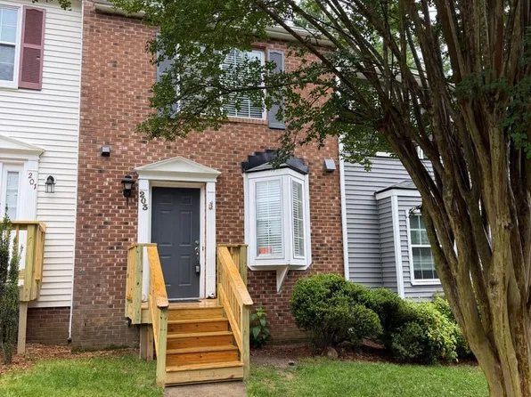 203 Rosebrooks Dr, Cary, NC 27513