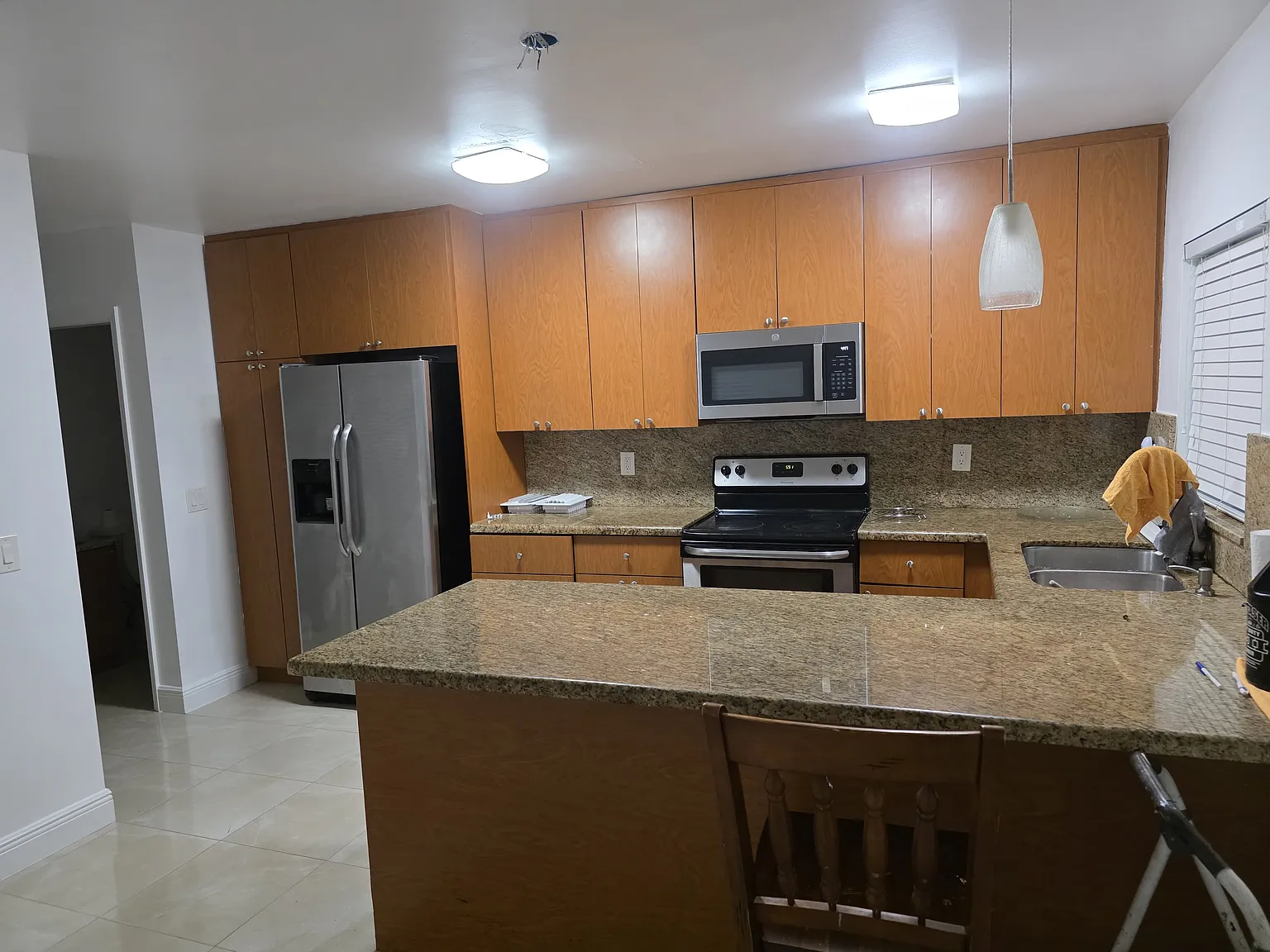 2 bed, 800 sqft, $2,300 — Photo 2