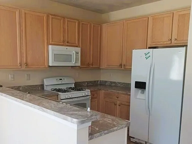 2229 Bizzone Cir — Photo 3