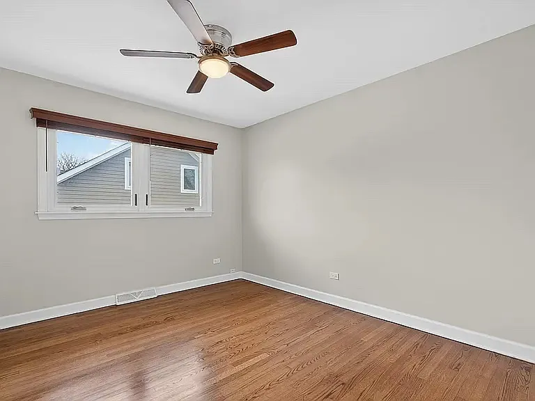 720 Preston Ln — Photo 16