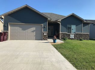 1943 Missouri View Ln, South Sioux City, NE 68776