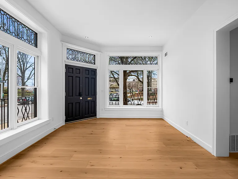 1200 Bolton St — Photo 6