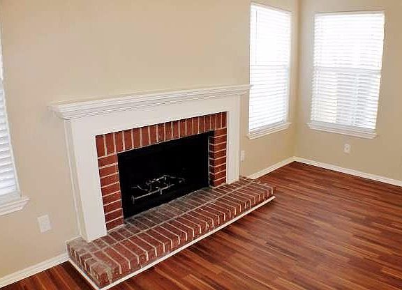 3rd image of 4132 Clary Dr