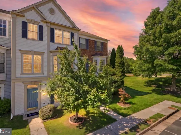 43253 Chokeberry Sq, Ashburn, VA 20147