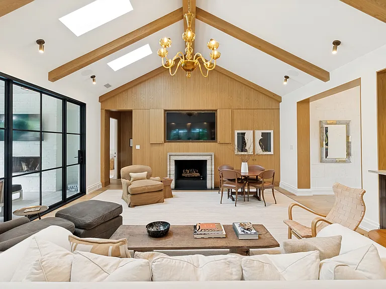 7007 Robin Rd — Photo 4