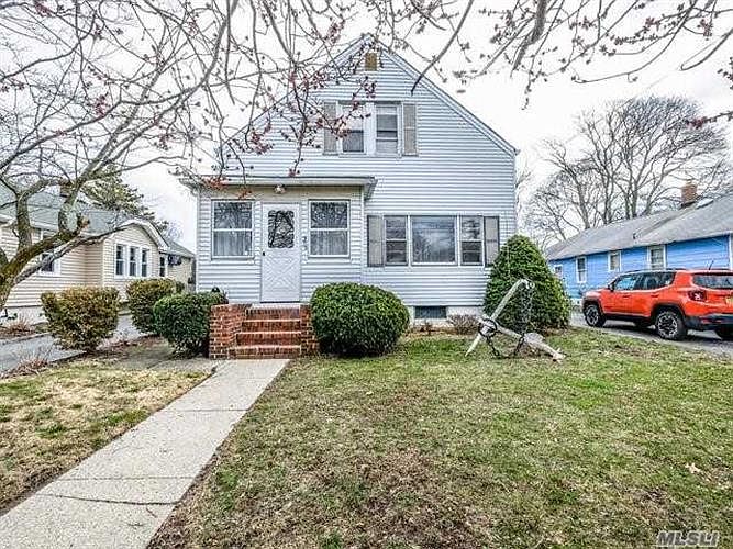 1st image of 35 William St