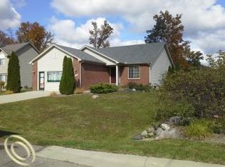 5501 Pear Tree Dr, Burton, MI 48519