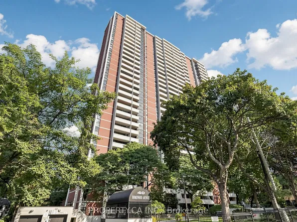 40 Homewood Ave #316, Toronto, ON M4Y 2K2