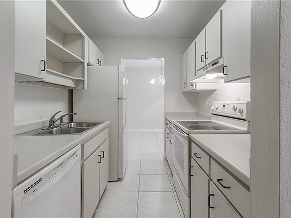 5th image of 3325 Bayshore Blvd Unit F25