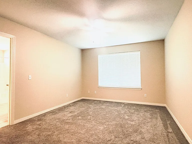 10621 Creek Ridge Dr — Photo 10