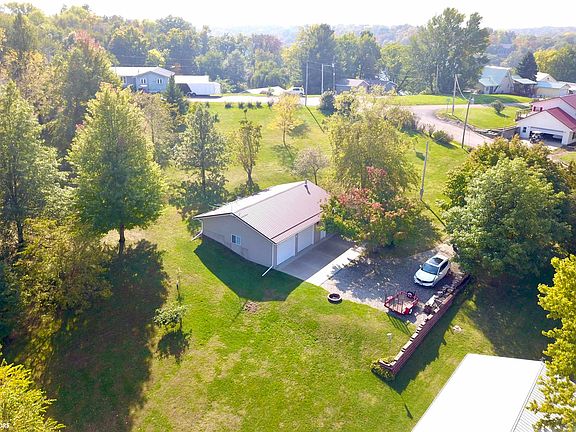 2nd image of 6039 N Lakeshore Dr #6