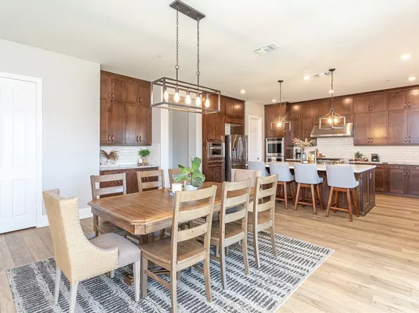 16207 Ginger Creek Dr, Riverside, CA 92504