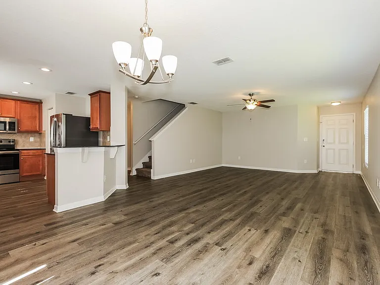 9540 Simeon Dr — Photo 5