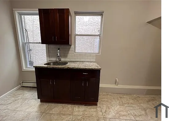 175 Woodside Ave #11 — photo 2 of 12